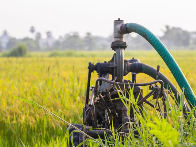 Guide pratique pour connecter une pompe à un système d&rsquo;irrigation